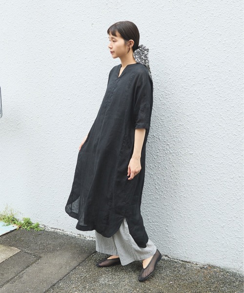 今月まで【新品未使用】yuni 60/1リネンVネックワイドワンピース　ブラック セール】60/1リネンVネックワイドワンピース（ワンピース