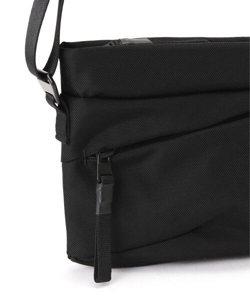 THE NORTH FACE(ザノースフェイス)の「THE NORTH FACE/ザ・ノース・フェイス Pyrenees Shoulder S ピレネーショルダーS NM82509(ショルダーバッグ・メンズ・グレー/ブラック・FREE)」の8枚目の写真