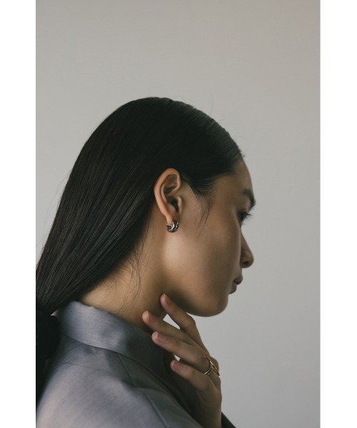 STYLEMIXER（スタイルミキサー）の「プランプフープピアス（ピアス（両耳用）・レディース・シルバー/ゴールド・FREE）」の4枚目の写真