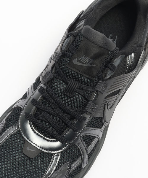 NIKE(ナイキ)の「NIKE/ ナイキ V2K RUN HJ4497(スニーカー・メンズ・ブラック/ホワイト・26cm/27cm/28cm)」の8枚目の写真