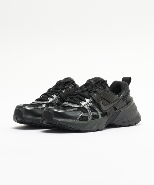 NIKE(ナイキ)の「NIKE/ ナイキ V2K RUN HJ4497(スニーカー・メンズ・ブラック/ホワイト・26cm/27cm/28cm)」の10枚目の写真
