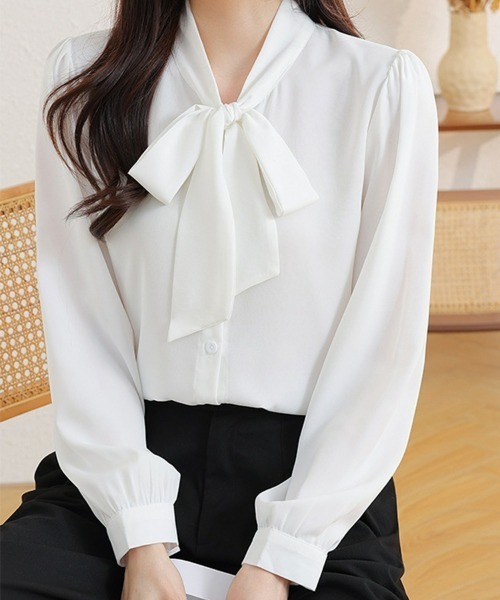 SEU（エスイーユー）の「レディース オフィスでもプライベートでも◎ 長袖 ボウタイ リボン ブラウス 【オフィスカジュアル】【きれいめカジュアル】（シャツ/ブラウス・レディース・ブルー/ホワイト/ベージュ/ベージュ系その他/ブラック系その他・フリー）」の7枚目の写真