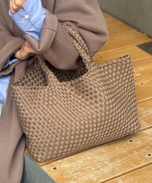 NOLLEY’S（ノーリーズ）の「メッシュトートバッグM【MD 二見☆別注カラーあり】（トートバッグ・レディース・ベージュ/ブラック/ボルドー/グレー/ベージュ系その他2/ベビーピンク・FREE）」の4枚目の写真