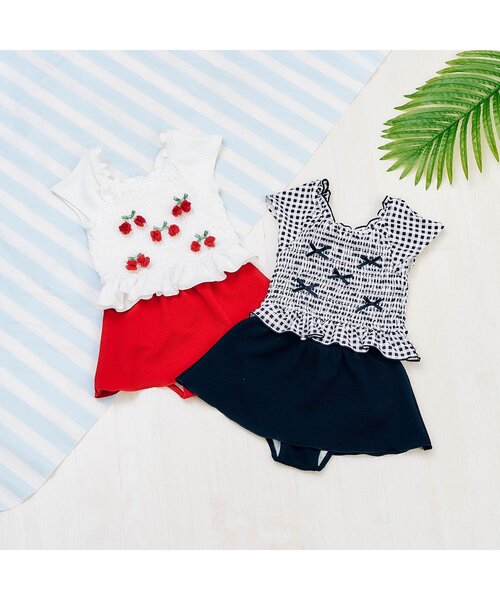 apres les cours（アプレレクール）の「【UVカット/ジュニア対応】リボン・さくらんぼモチーフシャーリングセパレート水着（水着・キッズ・レッド/チェック・80/90/100/110/120/130/140）」の4枚目の写真