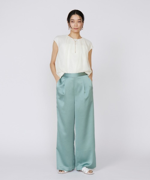 INED(イネド)の「イージーワイドサテンパンツ(その他パンツ・レディース・オフホワイト/モスグリーン/チャコールグレー・7号/9号/11号)」の4枚目の写真