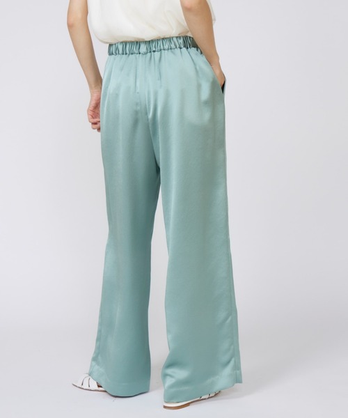 INED(イネド)の「イージーワイドサテンパンツ(その他パンツ・レディース・オフホワイト/モスグリーン/チャコールグレー・7号/9号/11号)」の18枚目の写真