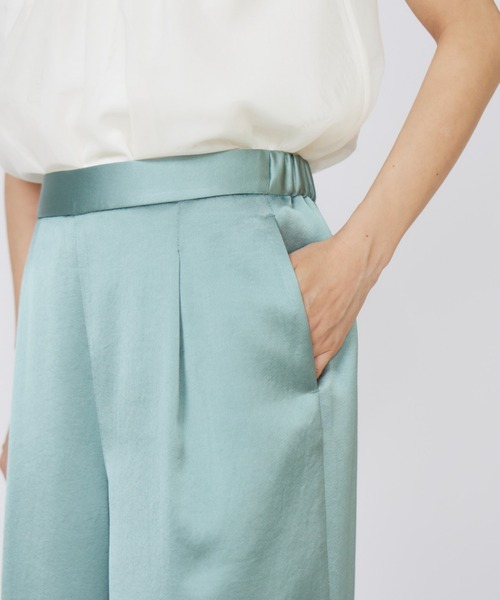 INED(イネド)の「イージーワイドサテンパンツ(その他パンツ・レディース・オフホワイト/モスグリーン/チャコールグレー・7号/9号/11号)」の9枚目の写真