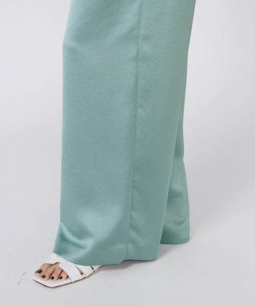 INED(イネド)の「イージーワイドサテンパンツ(その他パンツ・レディース・オフホワイト/モスグリーン/チャコールグレー・7号/9号/11号)」の10枚目の写真