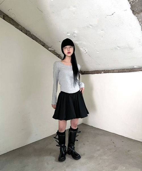 4INT.(フォイント)の「ベーシック ヘンリーネック 長袖 リブ Tシャツ(Tシャツ/カットソー・レディース・グレー/ホワイト/ブラック・FREE)」の21枚目の写真