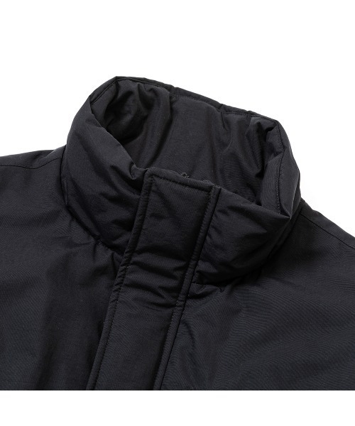 CALEE（キャリー）の「TASLAN NYLON PADDED COAT（ミリタリージャケット・メンズ・グレー・MEDIUM/LARGE）」の2枚目の写真