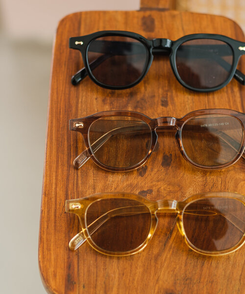 Kastane（カスタネ）の「【UVカット率99%/全顔タイプ対応】ウェリントンサングラス（サングラス・レディース・ブラック/ブロンズ/ベージュ・FREE）」の13枚目の写真