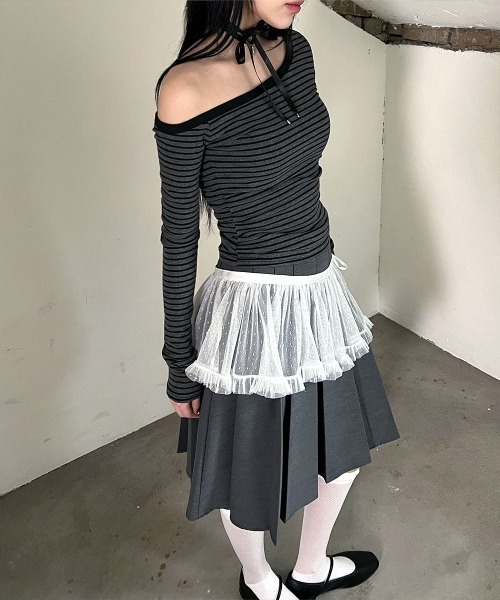 4INT.（フォイント）の「ワンショルダー ボーダー 長袖 クロップド Tシャツ（Tシャツ/カットソー・レディース・ベージュ/ネイビー/ブラック・FREE）」の9枚目の写真