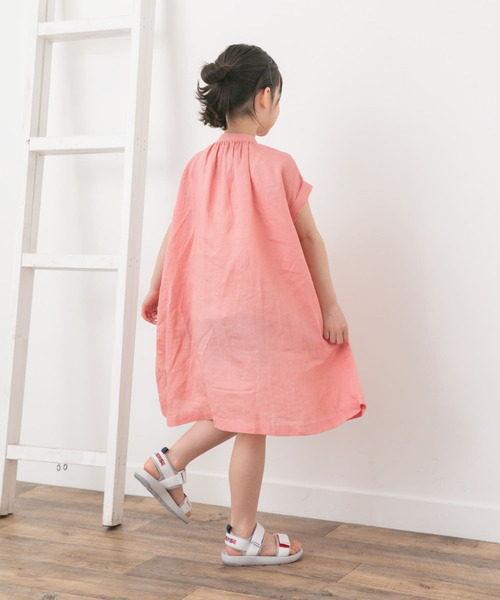 URBAN RESEARCH DOORS（アーバンリサーチドアーズ）の「『親子リンク』リネンギャザーワンピース(KIDS)（ワンピース・キッズ・ネイビー/ピンク・135/120/105）」の15枚目の写真