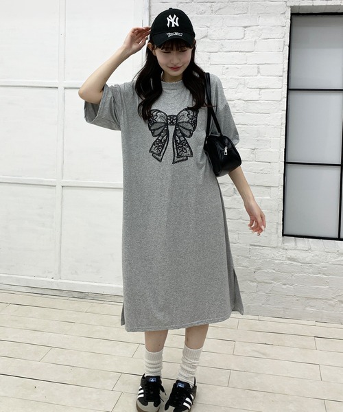 Teem Store（チームストア）の「リボンプリントカットオーバーサイズワンピ（ワンピース・レディース・ブラック/グレー・L/M）」の15枚目の写真