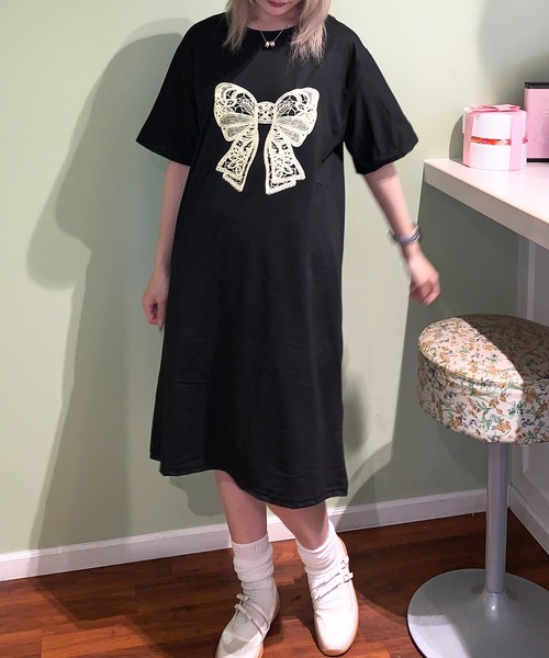 Teem Store（チームストア）の「リボンプリントカットオーバーサイズワンピ（ワンピース・レディース・ブラック/グレー・L/M）」の5枚目の写真