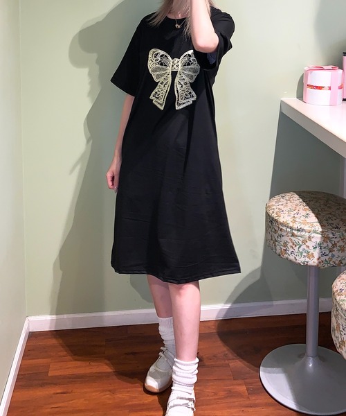 Teem Store（チームストア）の「リボンプリントカットオーバーサイズワンピ（ワンピース・レディース・ブラック/グレー・L/M）」の11枚目の写真