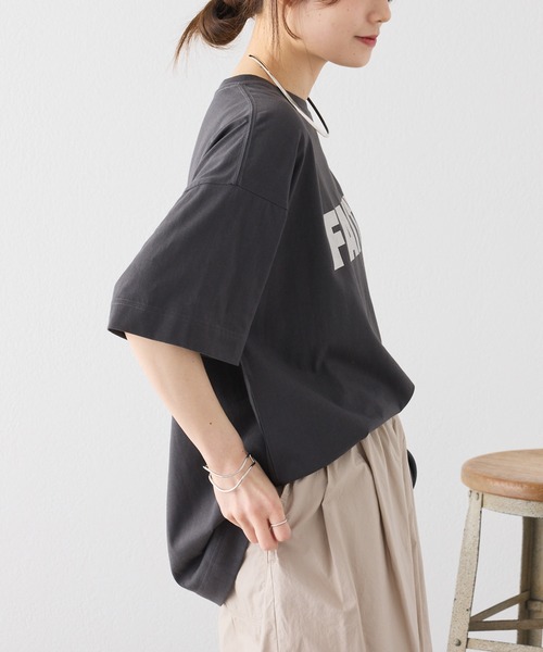 PUAL CE CIN(ピュアルセシン)の「【汗シミ防止素材】シンプルロゴTシャツ(Tシャツ/カットソー・レディース・スミクロ/オフホワイト/グレー・FREE)」の13枚目の写真