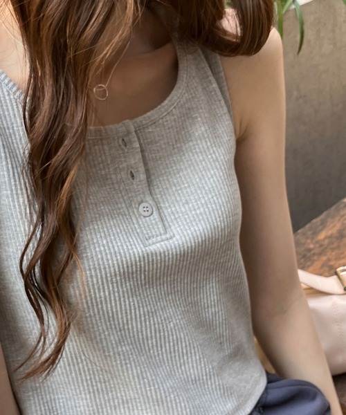 meJane（ミージェーン）の「ヘンリーネック クロップド丈タンクトップ（タンクトップ・レディース・ホワイト/グレー/ブラック・FREE）」の10枚目の写真