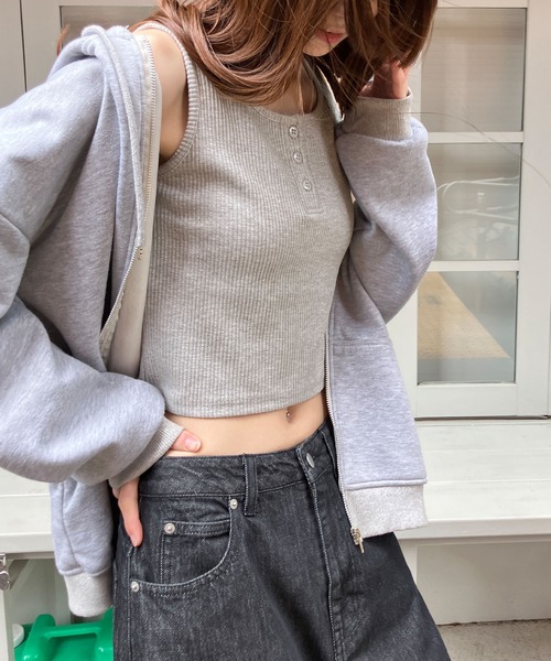 meJane（ミージェーン）の「ヘンリーネック クロップド丈タンクトップ（タンクトップ・レディース・ホワイト/グレー/ブラック・FREE）」の21枚目の写真