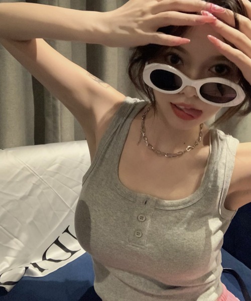 meJane（ミージェーン）の「ヘンリーネック クロップド丈タンクトップ（タンクトップ・レディース・ホワイト/グレー/ブラック・FREE）」の15枚目の写真