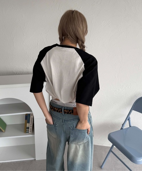 sedacle(セダクル)の「カープリントラグランT(Tシャツ/カットソー・レディース・レッド/ブラック/ブラウン・MEDIUM/SMALL/LARGE)」の7枚目の写真