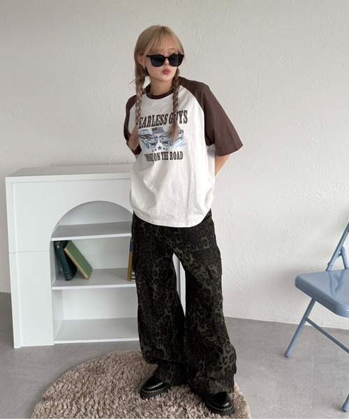 sedacle(セダクル)の「カープリントラグランT(Tシャツ/カットソー・レディース・レッド/ブラック/ブラウン・MEDIUM/SMALL/LARGE)」の16枚目の写真