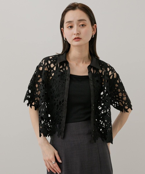 SENSE OF PLACE by URBAN RESEARCH（センスオブプレイスバイアーバンリサーチ）の「レースクロップドシャツ(半袖)（シャツ/ブラウス・レディース・オフホワイト/ブラック・ONE）」の3枚目の写真