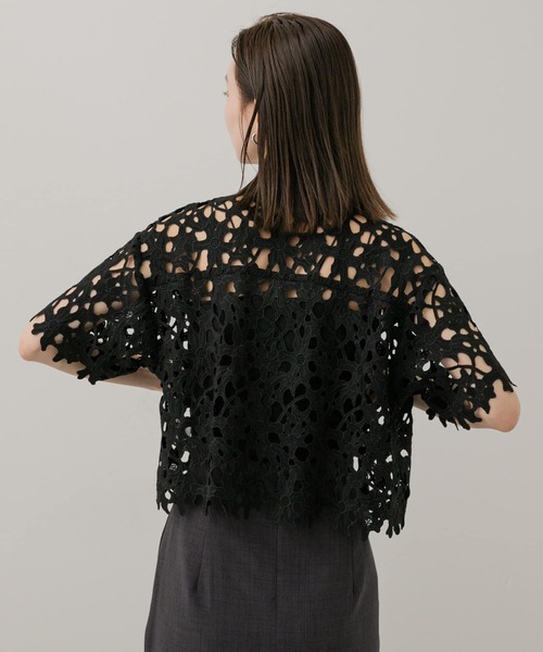 SENSE OF PLACE by URBAN RESEARCH（センスオブプレイスバイアーバンリサーチ）の「レースクロップドシャツ(半袖)（シャツ/ブラウス・レディース・オフホワイト/ブラック・ONE）」の5枚目の写真