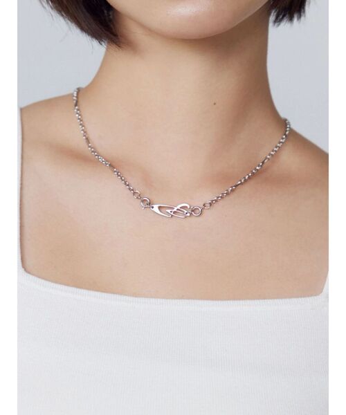 EMODA（エモダ）の「スペイシーモチーフネックレス（ネックレス・レディース・ブラック/シルバー・FREE）」の3枚目の写真