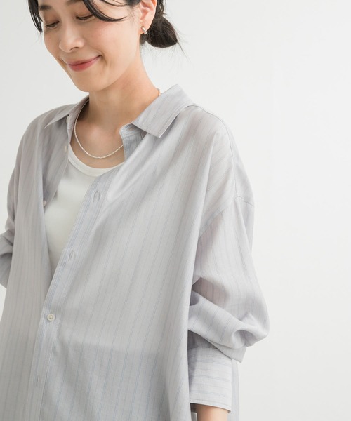 URBAN RESEARCH DOORS(アーバンリサーチドアーズ)の「カラーストライプルーズシャツ(シャツ/ブラウス・レディース・ホワイト系その他/グレー系その他・MEDIUM)」の2枚目の写真