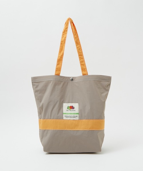 FRUIT OF THE LOOM（フルーツオブザルーム）の「【FRUIT OF THE LOOM/フルーツ・オブ・ザ・ルーム】ナイロントートバッグL/ナイロン/トート/大容量/A4サイズ収納可能80977800/ユニセックス【WEB限定】（トートバッグ・レディース・チャコールグレー/モスグリーン/ピンク/グレー・フリー）」の3枚目の写真