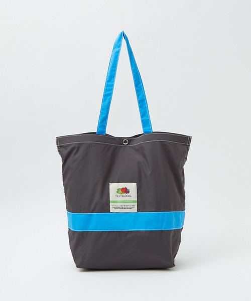 FRUIT OF THE LOOM（フルーツオブザルーム）の「【FRUIT OF THE LOOM/フルーツ・オブ・ザ・ルーム】ナイロントートバッグL/ナイロン/トート/大容量/A4サイズ収納可能80977800/ユニセックス【WEB限定】（トートバッグ・レディース・チャコールグレー/モスグリーン/ピンク/グレー・フリー）」の2枚目の写真