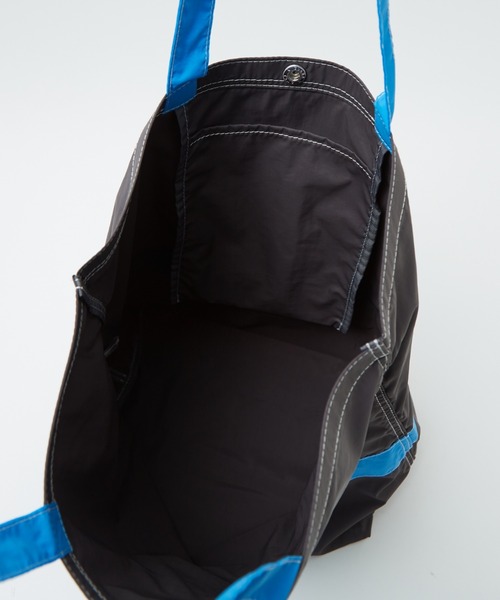 FRUIT OF THE LOOM（フルーツオブザルーム）の「【FRUIT OF THE LOOM/フルーツ・オブ・ザ・ルーム】ナイロントートバッグL/ナイロン/トート/大容量/A4サイズ収納可能80977800/ユニセックス【WEB限定】（トートバッグ・レディース・チャコールグレー/モスグリーン/ピンク/グレー・フリー）」の16枚目の写真