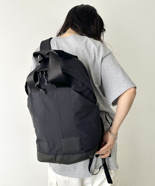 THE NORTH FACE（ザノースフェイス）の「国内未発売 THE NORTH FACE(ザ・ノースフェイス)/A4サイズ収納可能 バックパック リュック デイパック/W NEVER STOP DAYPACK（バックパック/リュック・レディース・カーキ/ブラック/グレイッシュベージュ・FREE）」の6枚目の写真