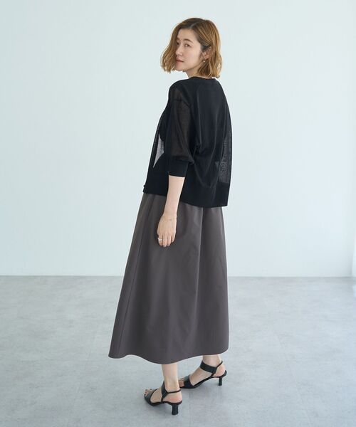 YECCA VECCA（イェッカヴェッカ）の「シアーニットVネックカーディガン（カーディガン/ボレロ・レディース・ブラック/ライトベージュ/ダークベージュ/グリーン・FREE）」の6枚目の写真