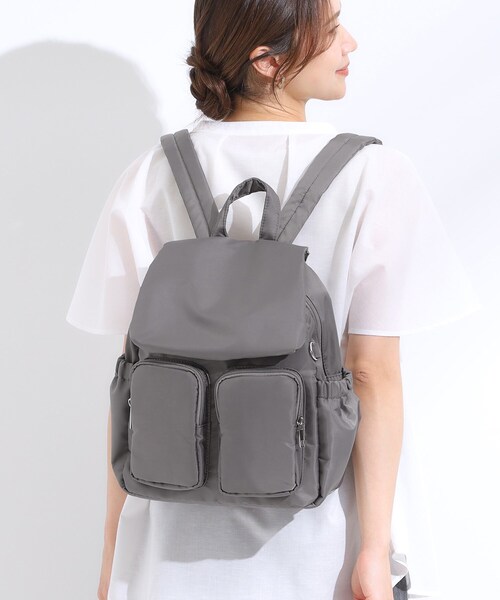 SHOO・LA・RUE(シューラルー)の「【撥水】Wポケットリュック(バックパック/リュック・レディース・グレー/ブラック/ライトグレー・00)」の5枚目の写真