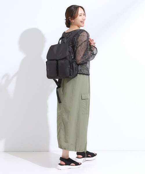 SHOO・LA・RUE(シューラルー)の「【撥水】Wポケットリュック(バックパック/リュック・レディース・グレー/ブラック/ライトグレー・00)」の8枚目の写真