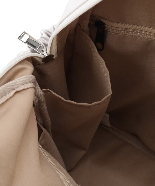 SHOO・LA・RUE(シューラルー)の「【撥水】Wポケットリュック(バックパック/リュック・レディース・グレー/ブラック/ライトグレー・00)」の22枚目の写真