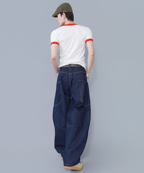 SPINNS（スピンズ）の「デニムワイドバルーンパンツ/バギー/カーブバレルシルエット/ユニセックス（デニムパンツ・メンズ・ブラック/ブルー/ピンク/ネイビー/ブルー系その他・L/M/S）」の13枚目の写真