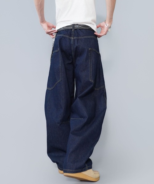SPINNS（スピンズ）の「デニムワイドバルーンパンツ/バギー/カーブバレルシルエット/ユニセックス（デニムパンツ・メンズ・ブラック/ブルー/ピンク/ネイビー/ブルー系その他・L/M/S）」の15枚目の写真