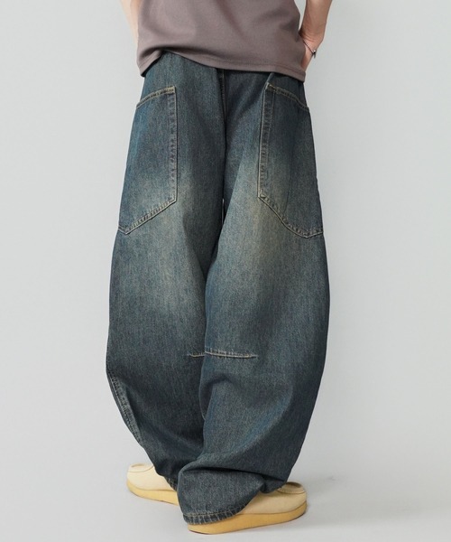 SPINNS（スピンズ）の「デニムワイドバルーンパンツ/バギー/カーブバレルシルエット/ユニセックス（デニムパンツ・メンズ・ブラック/ブルー/ピンク/ネイビー/ブルー系その他・L/M/S）」の22枚目の写真