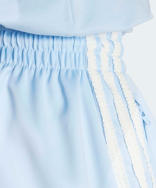 adidas（アディダス）の「サテン ワイドレッグパンツ ラッフル スリーストライプス WIDE LEG PANTS / バギーパンツ / アディダスオリジナルス adidas Originals（スウェットパンツ・レディース・ピンク/ブラック/ブルー・X-SMALL/X-LARGE/LARGE/MEDIUM/SMALL/XX-LARGE/3XL）」の15枚目の写真