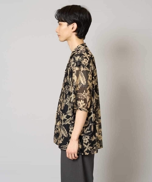 a.v.v（アーヴェヴェ）の「【洗濯機で洗える】メッシュニットダークフラワー五分袖オープンカラーシャツ（シャツ/ブラウス・メンズ・ベージュ・48/46）」の22枚目の写真