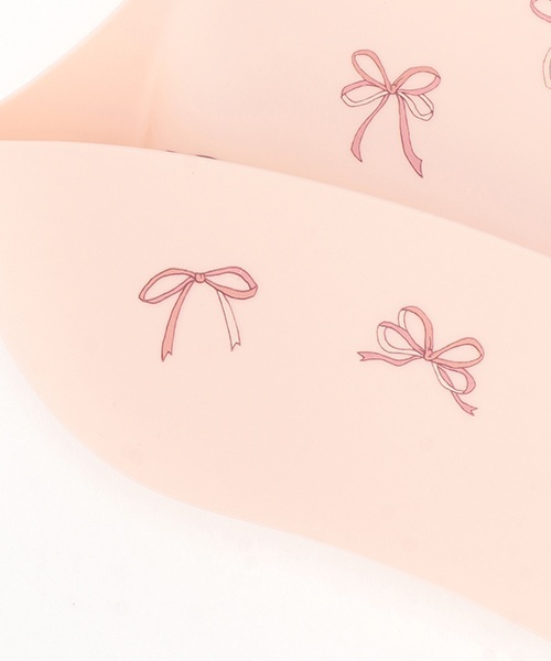 petit main（プティマイン）の「お食事シリコンBIB（マグ/哺乳瓶/お食事グッズ・キッズ・ラベンダー/ベージュ/ライトブルー/ライトピンク・F）」の7枚目の写真