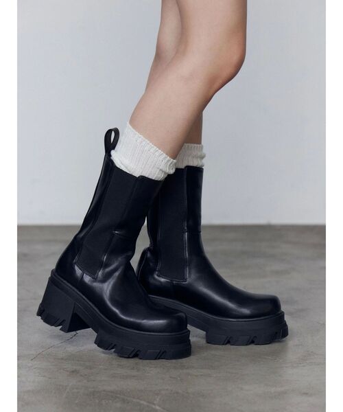 EMODA(エモダ)の「サイドゴアタンクブーツ(ブーツ・レディース・ブラック/ブラウン・SMALL/MEDIUM/LARGE)」の6枚目の写真