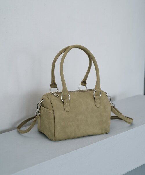 Kastane(カスタネ)の「【500mlペットボトル収納可】2WAYボストンBAG(ボストンバッグ・レディース・ブラック/ブラウン/カーキ・FREE)」の1枚目の写真