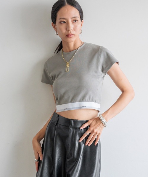 HEREIAM（ヘレイアム）の「【HEREIAM】抗菌防臭/カップ付きリブＴ（Tシャツ/カットソー・レディース・ブラック/グレー・SMALL/MEDIUM/LARGE）」の2枚目の写真