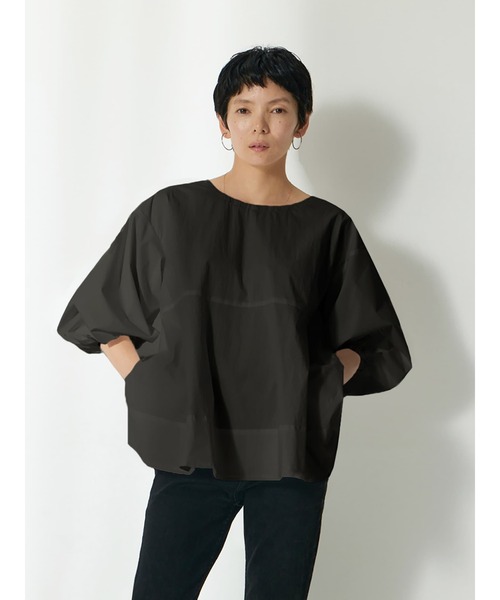 Brown&Street(ブラウンアンドストリート)の「バックカットコンビトップス(シャツ/ブラウス・レディース・ブラック/ホワイト・FREE)」の2枚目の写真