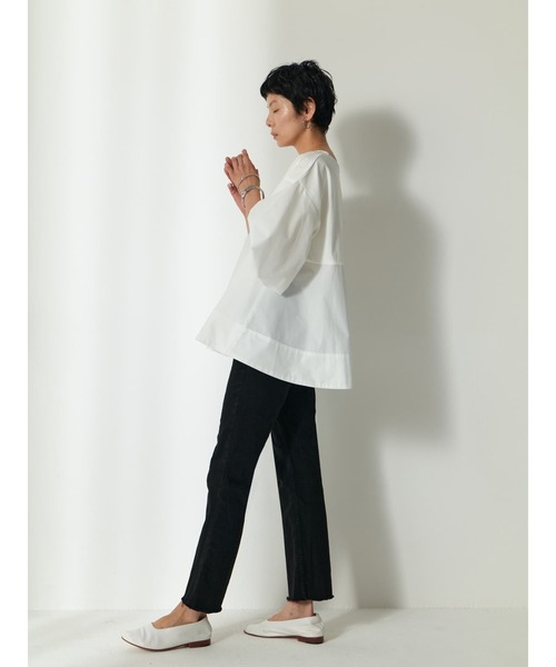 Brown&Street(ブラウンアンドストリート)の「バックカットコンビトップス(シャツ/ブラウス・レディース・ブラック/ホワイト・FREE)」の10枚目の写真