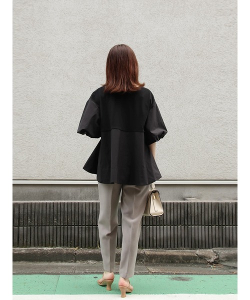 Brown&Street(ブラウンアンドストリート)の「バックカットコンビトップス(シャツ/ブラウス・レディース・ブラック/ホワイト・FREE)」の15枚目の写真